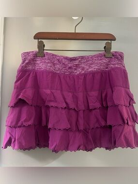 Lululemon Weightless Run Dewberry
Magenta Tiered Ruffle Skort